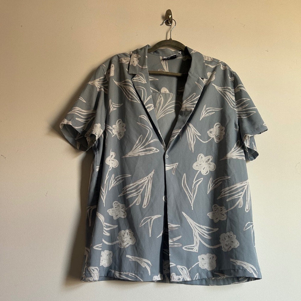 Men’s Large short sleeve